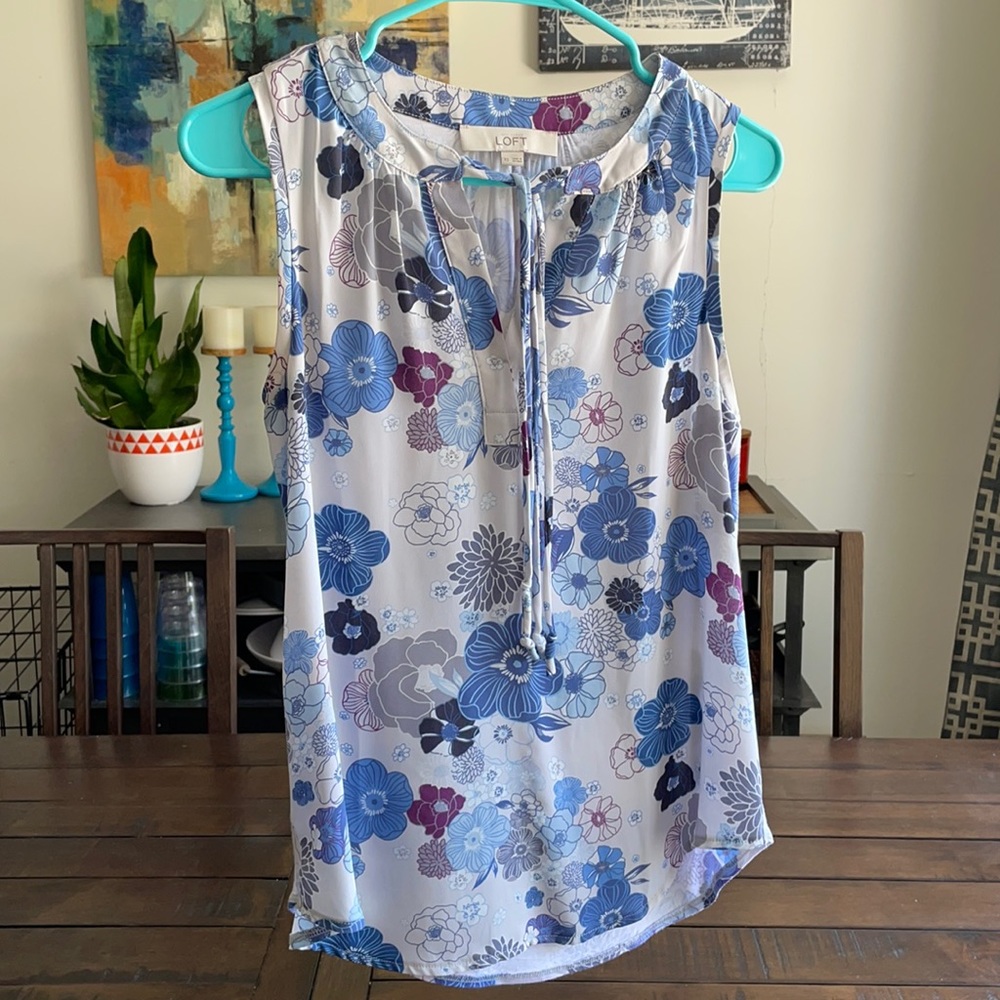 Sleeveless Purple Flowered Loft Blouse